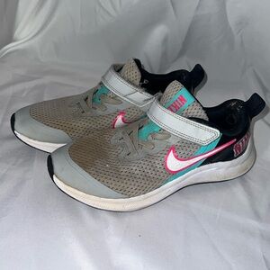 Kids Nike Tennis Shoes Size 2